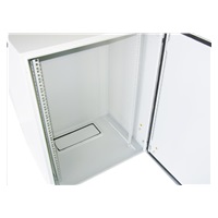 XtendLan 19" venkovní vodotěsný rozvaděč 17U 600x450 - krytí IP55, 3-bodový zámek