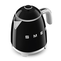 Smeg KLF05BLEU mini rychlovarná konvice, 0,8 l / 3 šálky, 1400 W, styl 50. let, černá