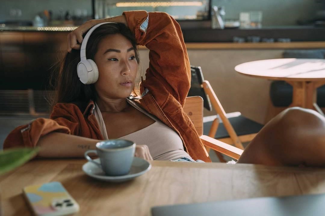 Obr. Využijte Siri nebo Hey Google 1693893a