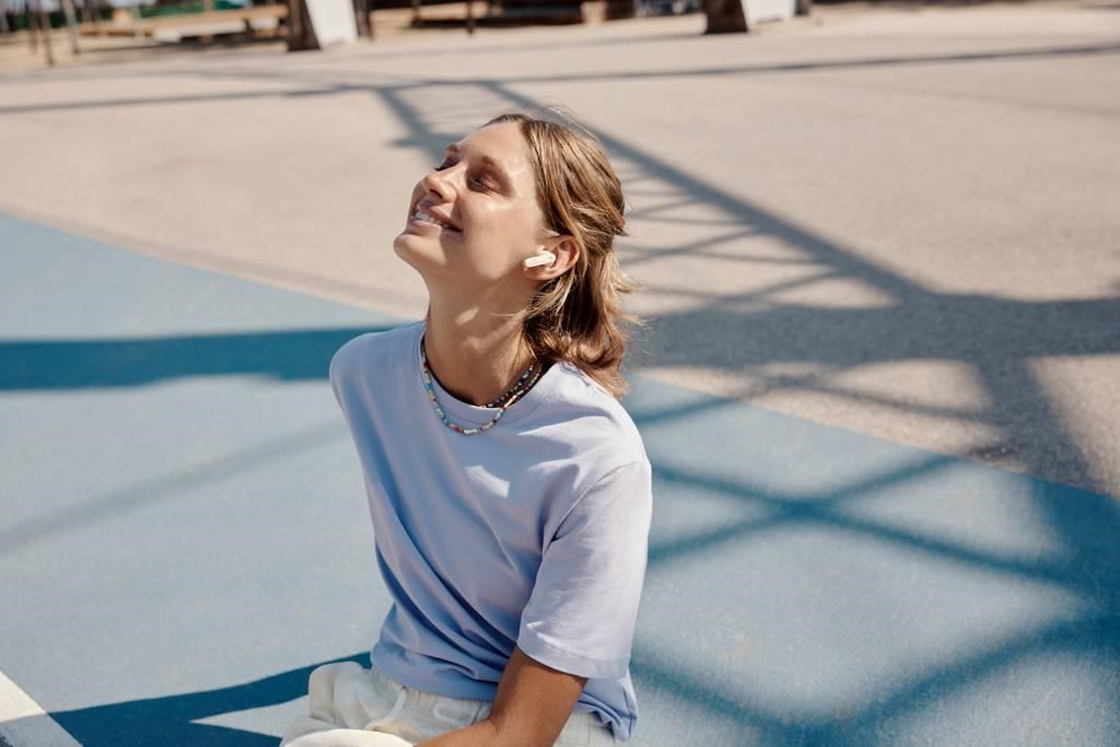 Obr. Pohodlně a bezpečně drží v uších – po celý den 1709452c