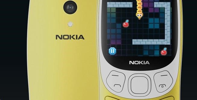 Obr. Na displej telefonu Nokia se kouká s potěšením 1715161c