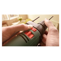 Bosch AdvancedImpact 900 příklepová vrtačka, 900 W, průměr do oceli 13 mm, do dřeva 40 mm