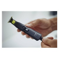 Philips OneBlade Pro 360 QP6542/15 zastřihovač, voděodolný, 3 nástavce, akumulátorový provoz