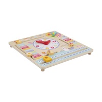 Dřevěný kalendář s hodinami v češtině