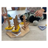 Dřevěná nasazovací hra - tvary