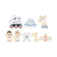 Dřevěná raketa s výtahem a doplňky