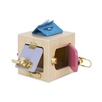 Montessori activity kostka se zámky