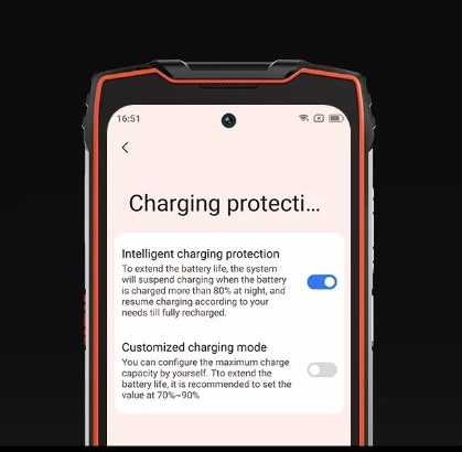 Obr. Slouží jako powerbanka s kapacitou 15 080 mAh 1774689i