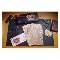 Ugears 3D dřevěné mechanické puzzle Motor V8