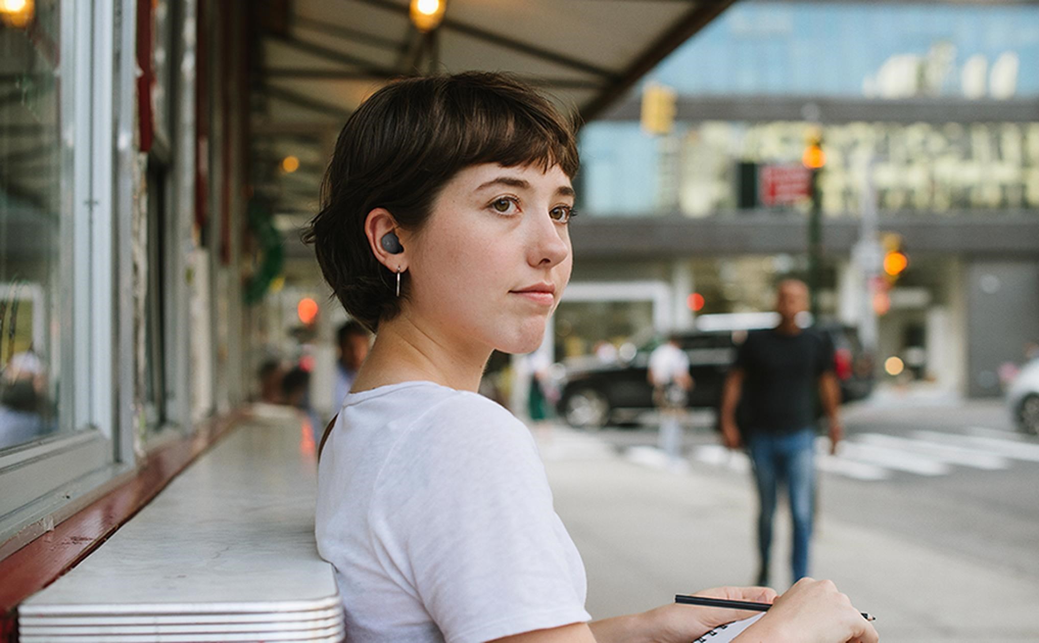 Obr. Aktivní potlačení hluku s funkcí Smart Ambient 1785999b