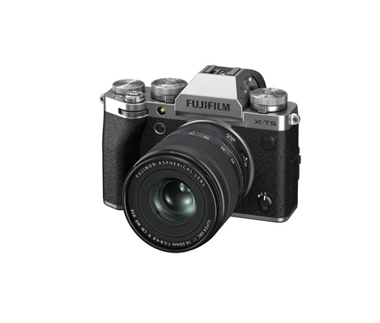 Fujifilm X-T5 + Fujinon XF16-50mm silver