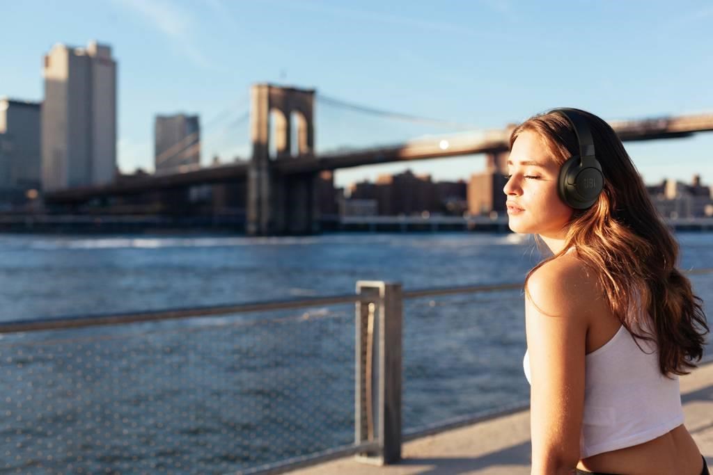 Obr. Aktivní potlačení hluku 1794674a