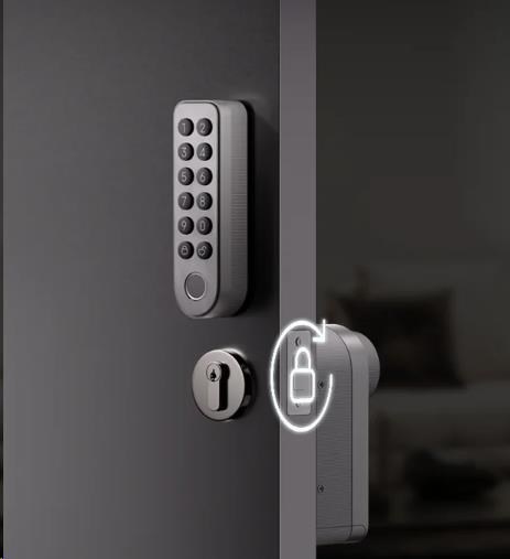 Obr. Rychlá instalace bez poškození dveří 1798787a