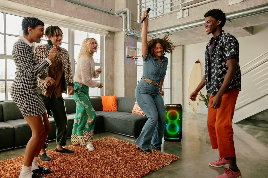 Obr. Až 18 hodin přehrávání 1798995b