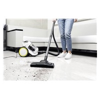 BAZAR - Karcher VC 3 podlahový vysavač, 700 W, HEPA filtr, bezsáčkový, 76 dB, prachová nádoba 0,9 l,Rozbaleno (Komplet)