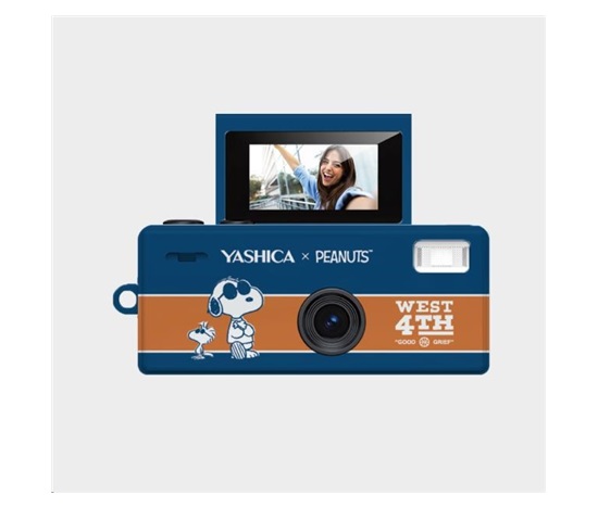 YASHICA Funtastic Keychain Camera (Basketball Snoopy)