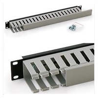 TRITON 19" vyvazovací panel 1U jednostranná plastová lišta, šedo-černá