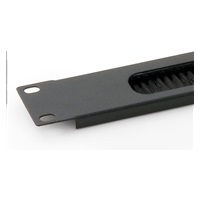 TRITON 19" průchozí panel 1U, černý